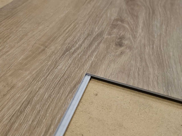 8 m2 pvc spc click visgraat - 750 x 150 x 6,5 mm - afbeelding 1 van  1