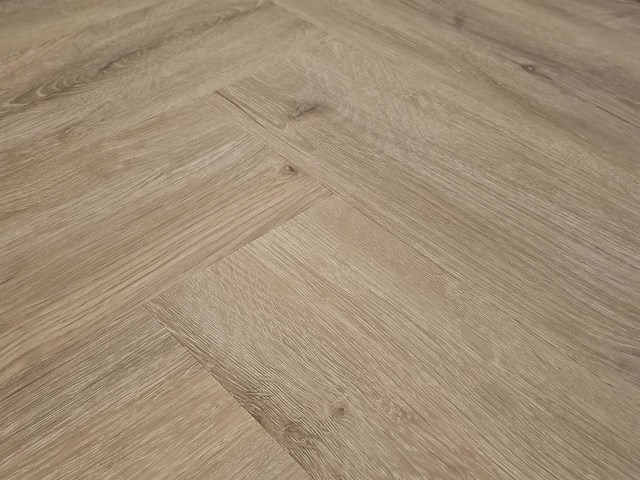 8 m2 pvc spc click visgraat - 750 x 150 x 6,5 mm - afbeelding 1 van  3