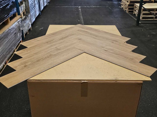8 m2 pvc spc click visgraat - 750 x 150 x 6,5 mm - afbeelding 3 van  3