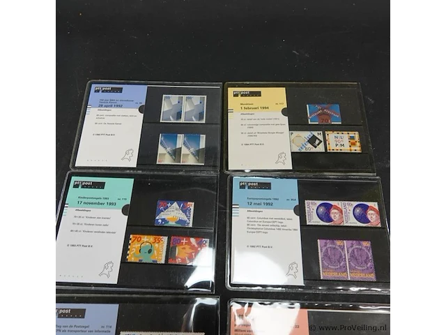 8 officiële ptt post postzegelmapjes uit diverse jaren met postfrisse postzegels - afbeelding 2 van  5