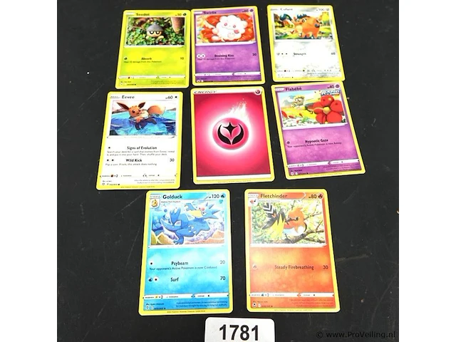 8 pokemon kaarten - afbeelding 1 van  5