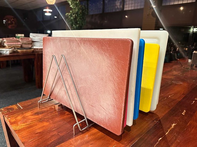 8 snijplanken en 2 houders - afbeelding 1 van  2