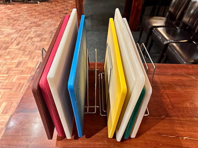 8 snijplanken en 2 houders - afbeelding 2 van  2