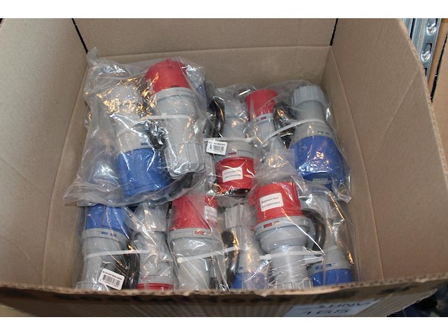 8 verloopkabels cee32 rood naar cee32 blauw. - afbeelding 2 van  2