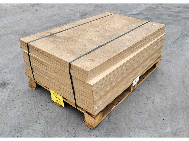 8 x berken multiplex 40mm ( 7.2 m2 ) - afbeelding 1 van  7
