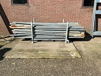 80 ijzeren buizen in barrel - afbeelding 2 van  3