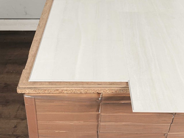 80 m2 pvc click tegel - 610 x 305 x 4 mm - afbeelding 2 van  4