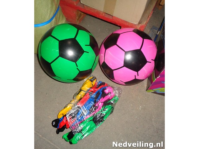 80x voetbal 21-23cm assorti kleur - afbeelding 2 van  3