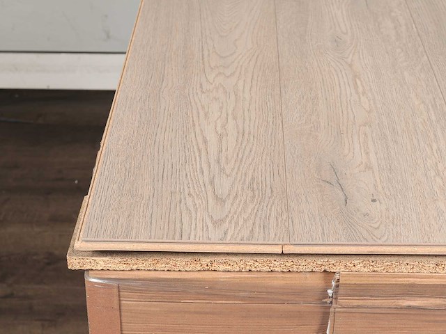 81 m2 laminaat plank - 1383 x 193 x 8 mm - afbeelding 2 van  4
