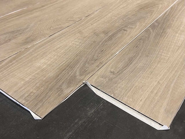 81 m2 pvc zelfklevend stroken - 1219 x 184 x 2,5 mm - afbeelding 2 van  2
