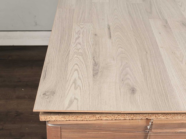 82 m2 laminaat plank - 1383 x 193 x 7 mm - afbeelding 2 van  4