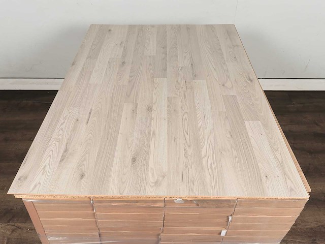 82 m2 laminaat plank - 1383 x 193 x 7 mm - afbeelding 3 van  3