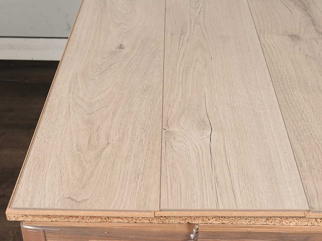 82 m2 laminaat plank watervast - 1383 x 193 x 7 mm - afbeelding 2 van  4