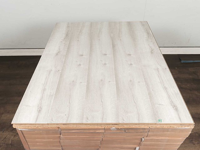 84 m2 laminaat plank - 1383 x 193 x 10 mm - afbeelding 3 van  4