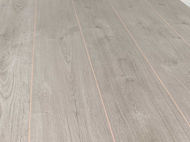 84 m2 laminaat plank - 1383 x 193 x 8 mm - afbeelding 1 van  4