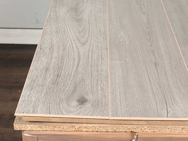 84 m2 laminaat plank - 1383 x 193 x 8 mm - afbeelding 2 van  4