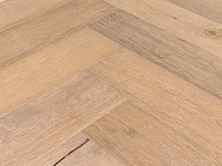 84 m2 parket eiken visgraat mutliplank - 700 x 140 x 15 mm - afbeelding 1 van  4