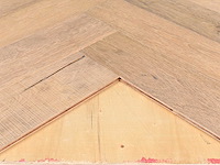 84 m2 parket eiken visgraat mutliplank - 700 x 140 x 15 mm - afbeelding 2 van  4