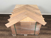 84 m2 parket eiken visgraat mutliplank - 700 x 140 x 15 mm - afbeelding 3 van  4