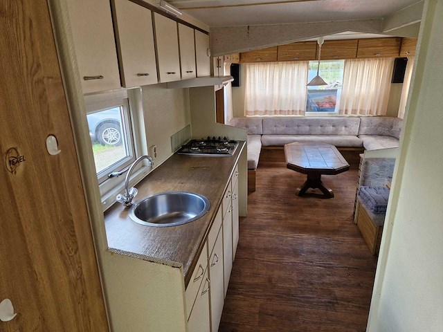 8,45x3,12x3,35 m kunststof chalet - afbeelding 14 van  18