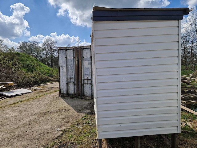 8,45x3,12x3,35 m kunststof chalet - afbeelding 8 van  33
