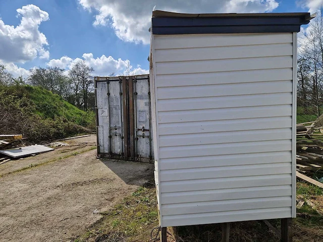 8,45x3,12x3,35 m kunststof chalet - afbeelding 8 van  27