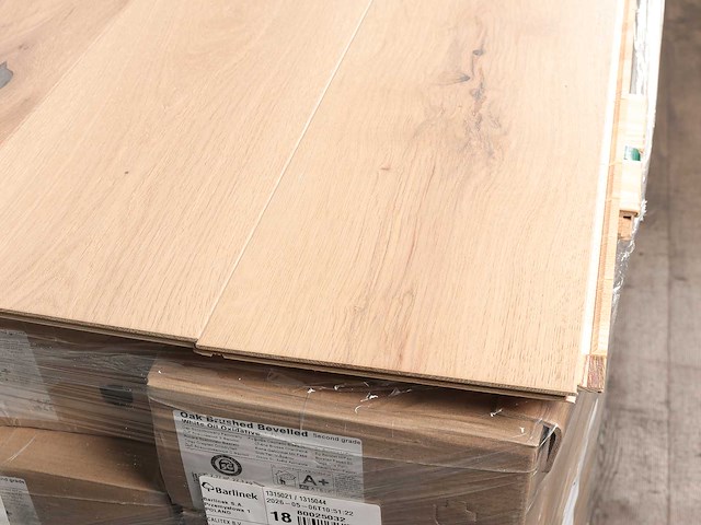 85 m2 parket eiken xl mutliplank - 2200 x 180 x 14 mm - afbeelding 1 van  2