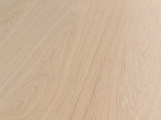 88 m2 parket eiken fineer berry alloc - 2410 x 241 x 10,1 mm - afbeelding 1 van  4