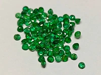 89 natuurlijke groene smaragden – ronde vorm – 4,91 cts