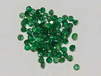 89 natuurlijke groene smaragden – ronde vorm – 4,91 cts - afbeelding 2 van  6
