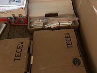 8x badkamer/sanitair accessoires en toebehoren w.o. tece - afbeelding 4 van  10