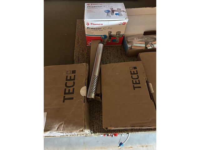 8x badkamer/sanitair accessoires en toebehoren w.o. tece - afbeelding 5 van  10