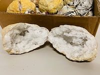 8x bergkristal geodes - afbeelding 3 van  5