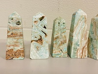 8x blue caribbean calcite obelisk 4-zijdig) - afbeelding 4 van  6