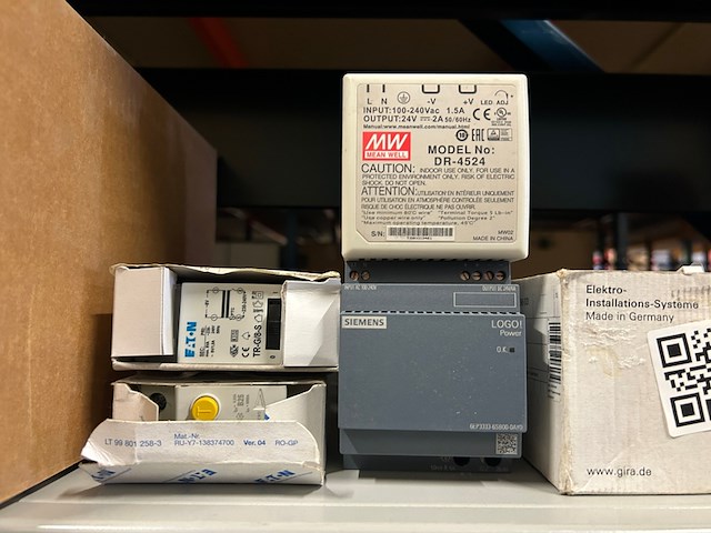 8x bouwmarktartikelen w.o. schakelmateriaal, inbouw thermostaat, w.o. hotbath, e.t.n. - afbeelding 3 van  5