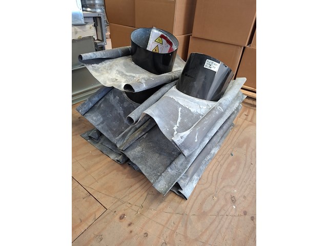 8x dakdoorvoer met loodslab - afbeelding 1 van  2