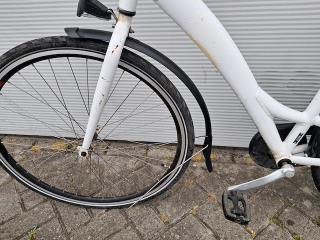 8x damesfiets, wit - afbeelding 24 van  27