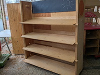 8x diverse houten showroommeubels - afbeelding 3 van  13