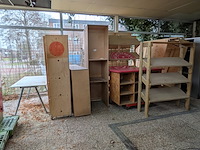 8x diverse houten showroommeubels - afbeelding 1 van  13