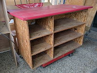 8x diverse houten showroommeubels - afbeelding 8 van  13