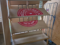 8x diverse houten showroommeubels - afbeelding 9 van  13