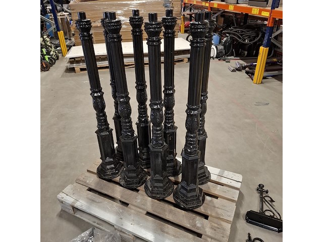 8x diverse lantarenpalen en buitenverlichting - afbeelding 11 van  12