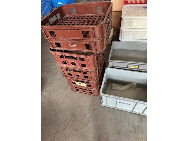 8x diverse plastic kratten, bruin-grijs, bouwjaar 2015 - afbeelding 1 van  3