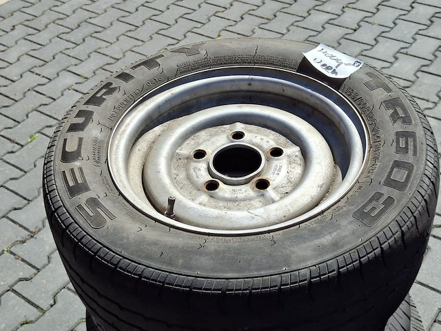 8x diverse velgen met band - afbeelding 5 van  9