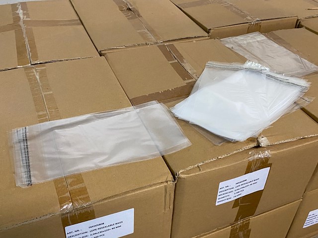 8x doos a 5500 ldpe zakjes met plakstrip - afbeelding 3 van  5