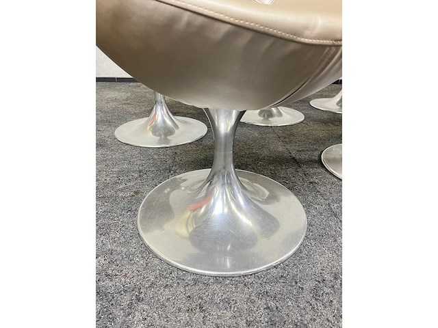 8x draaibare stoel - champagne - afbeelding 6 van  9