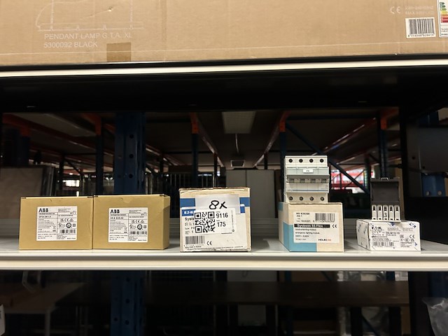 8x elektrische componenten en automaten abb, eaton, holec - afbeelding 1 van  6