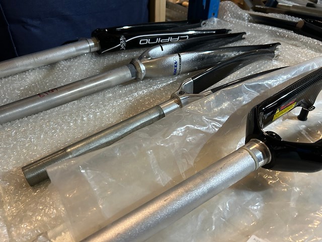 8x fiets voorvorken voor o.a. racefiets, w.o. orbit, dedaccia - afbeelding 5 van  9