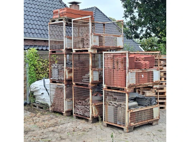 8x gitterbox met diverse dakpannen - afbeelding 1 van  12