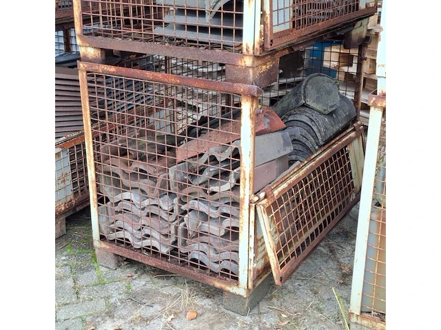 8x gitterbox met diverse dakpannen - afbeelding 9 van  12
